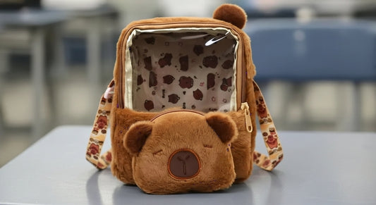 Lonchera Capybara Tipo peluche